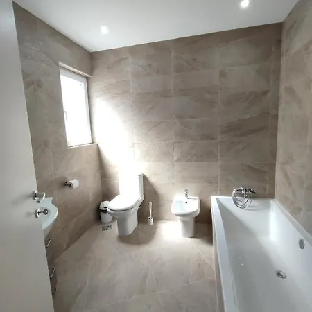 Lejlighed Il-girna Apt. 2 - Modern 3 Bedroom Apartment, 4 Bathrooms, Free Wifi