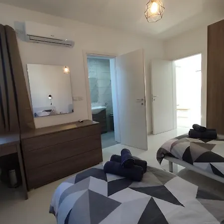 Lejlighed Il-girna Apt. 2 - Modern 3 Bedroom Apartment, 4 Bathrooms, Free Wifi