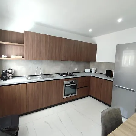 Il-girna Apt. 2 - Modern 3 Bedroom Apartment, 4 Bathrooms, Free Wifi