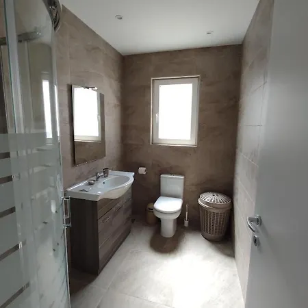 Il-girna Apt. 2 - Modern 3 Bedroom Apartment, 4 Bathrooms, Free Wifi *