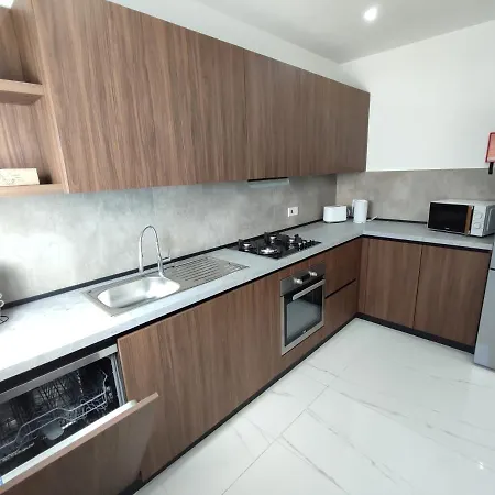 Il-girna Apt. 2 - Modern 3 Bedroom Apartment, 4 Bathrooms, Free Wifi Marsaskala