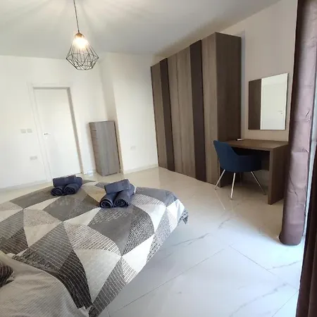 Apartament Il-girna Apt. 2 - Modern 3 Bedroom Apartment, 4 Bathrooms, Free Wifi *