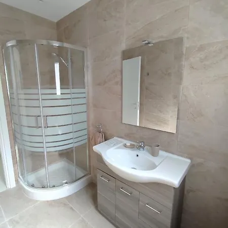 Apartament Il-girna Apt. 2 - Modern 3 Bedroom Apartment, 4 Bathrooms, Free Wifi Marsaskala